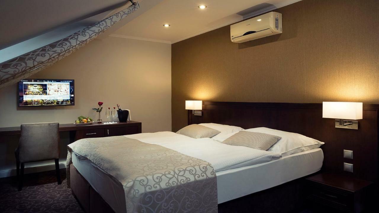 Hotel Ambassador 4*